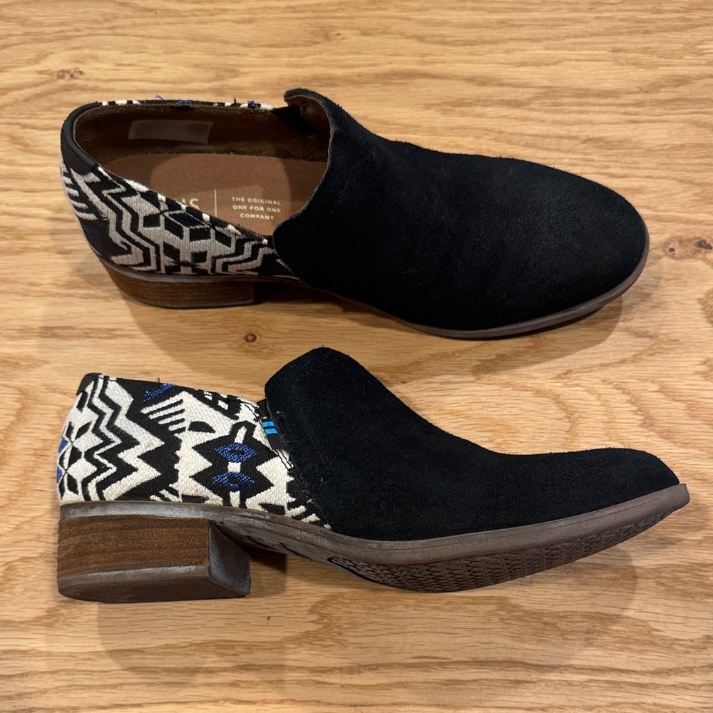 Toms Black and White Patterned Women's Flats